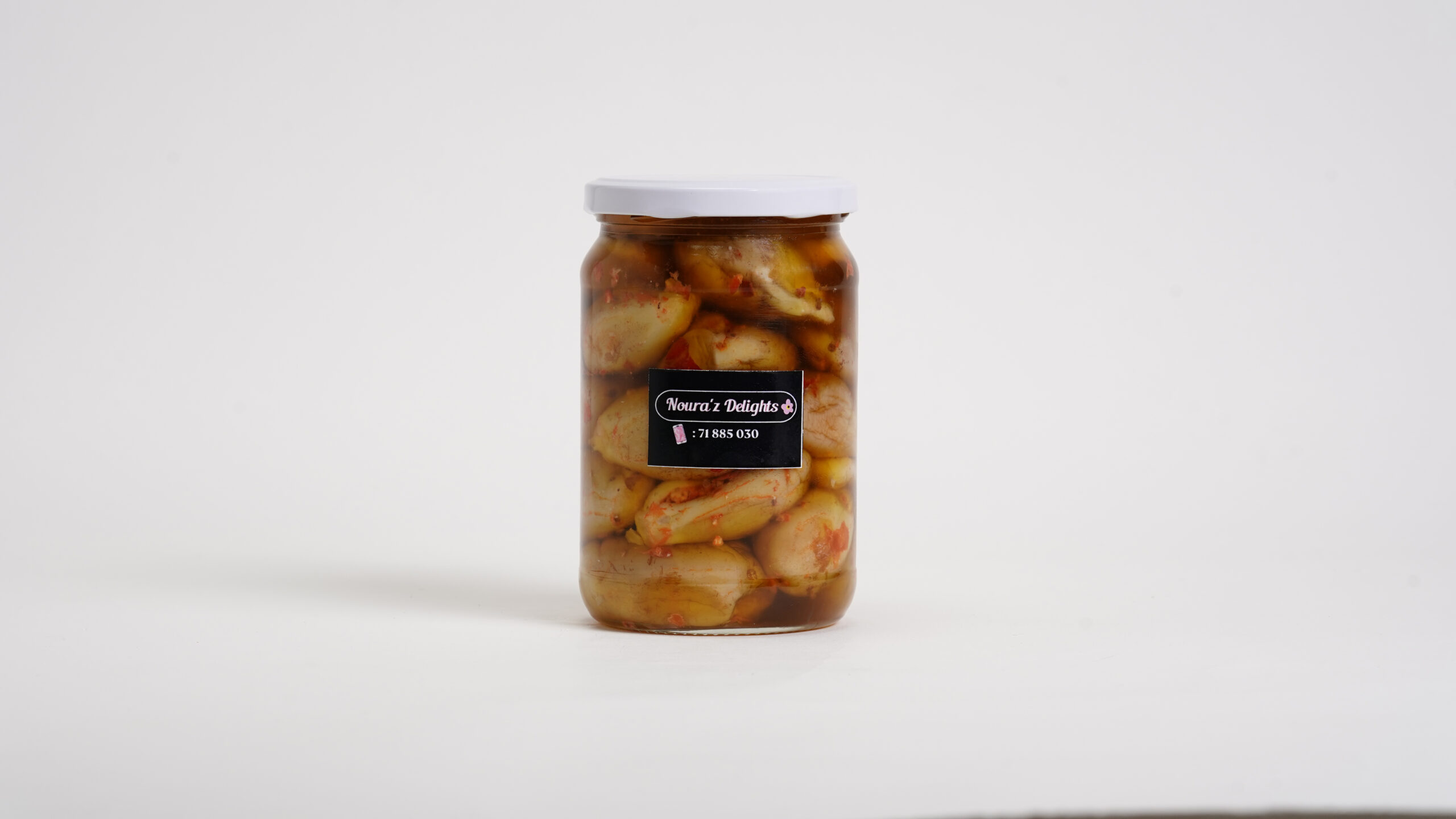Makdous  in Olive Oil مكدوس الباذنجان بزيت الزيتون