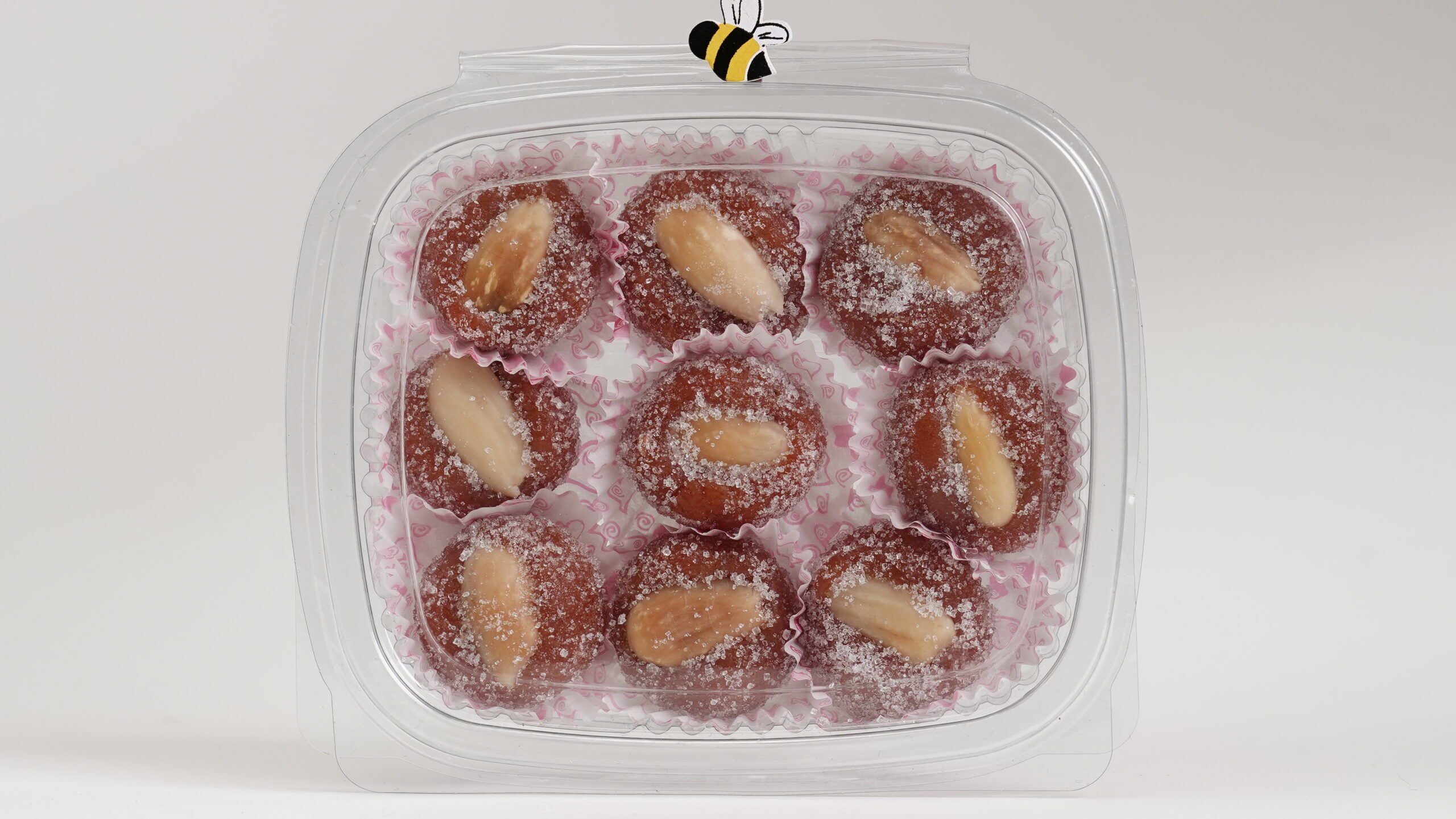Quince Paste Covered with Almond & Sugar سفرجل مطحون مع لوز وسكر