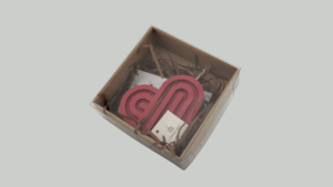 Arched Heart in a Square box قلب مقوس في علبة