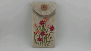 Embroidered Pouch for Glasses حاوية مطرزة للنظارات