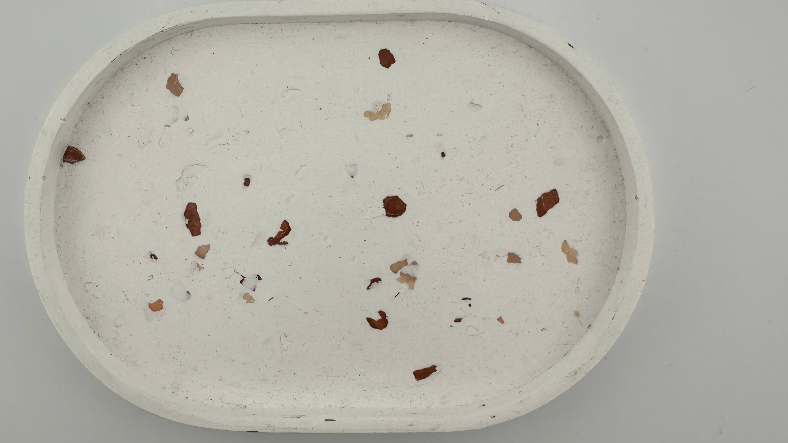 Small White Tray صينية صغيرة بيضاء